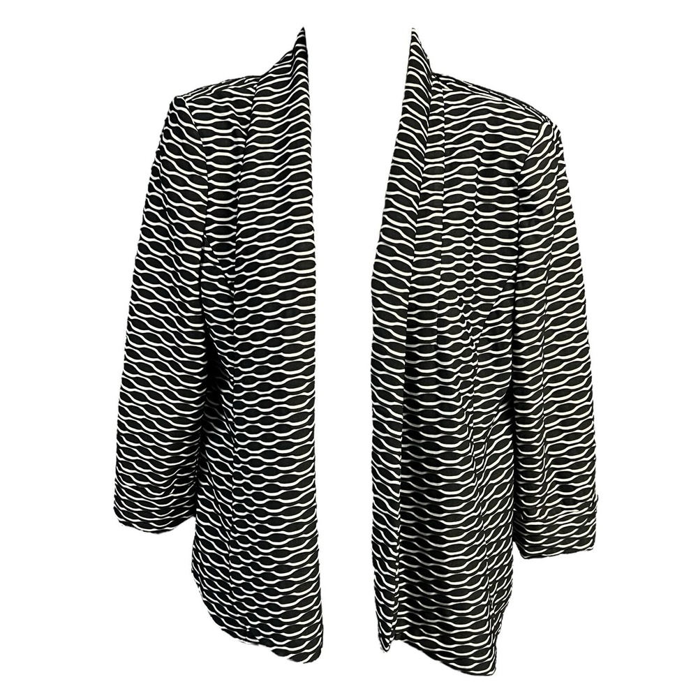 Kasper Cardigan Jacket Size M Black White Open Front Textured Wavy Modern Chic